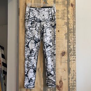 Marbled leggings size small